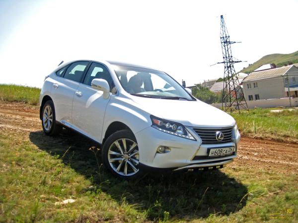 Гибридный Lexus RX 450h: тест-драйв
